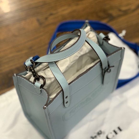 New Coach Field Tote Pebble Leather 22 Light Blue - Picture 4 of 15